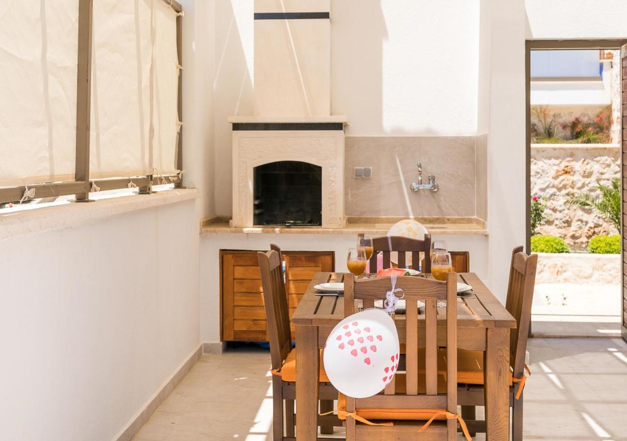 Villa 2 Sleeps 4 Isolated Honeymoon-Villa Sardunya Kaş Exteriör bild