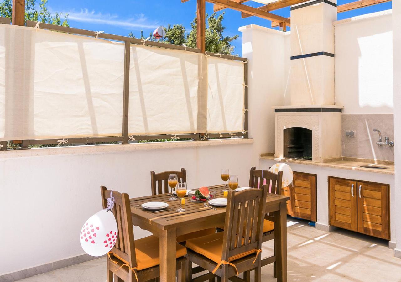Villa 2 Sleeps 4 Isolated Honeymoon-Villa Sardunya Kaş Exteriör bild