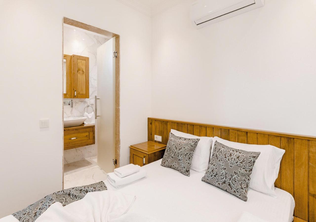 Villa 2 Sleeps 4 Isolated Honeymoon-Villa Sardunya Kaş Exteriör bild