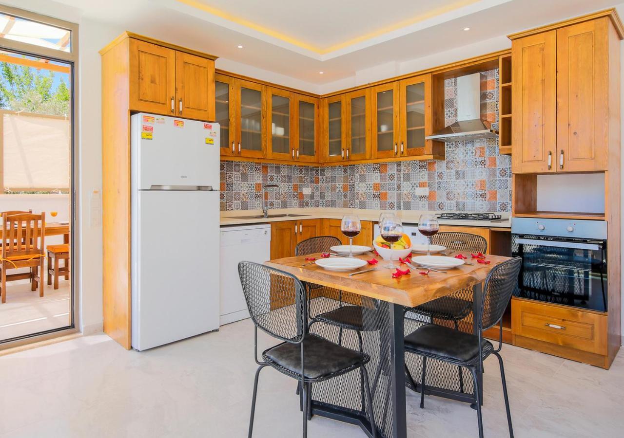 Villa 2 Sleeps 4 Isolated Honeymoon-Villa Sardunya Kaş Exteriör bild